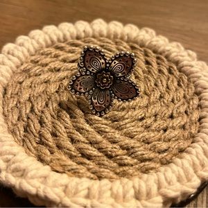 Retired James Avery Beaded Festive Floral ring, size 7 1/2